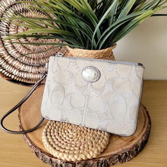 Coach Handbags - Coach Wristlet Coin Bag